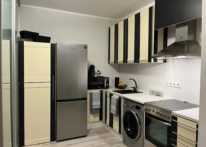 Apartment Hommiku 4 *